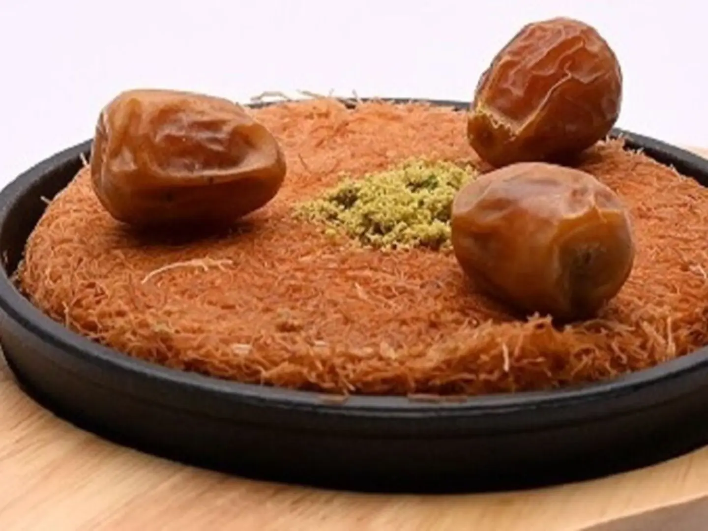 كنافة تمر بالقشطة كتكوتة