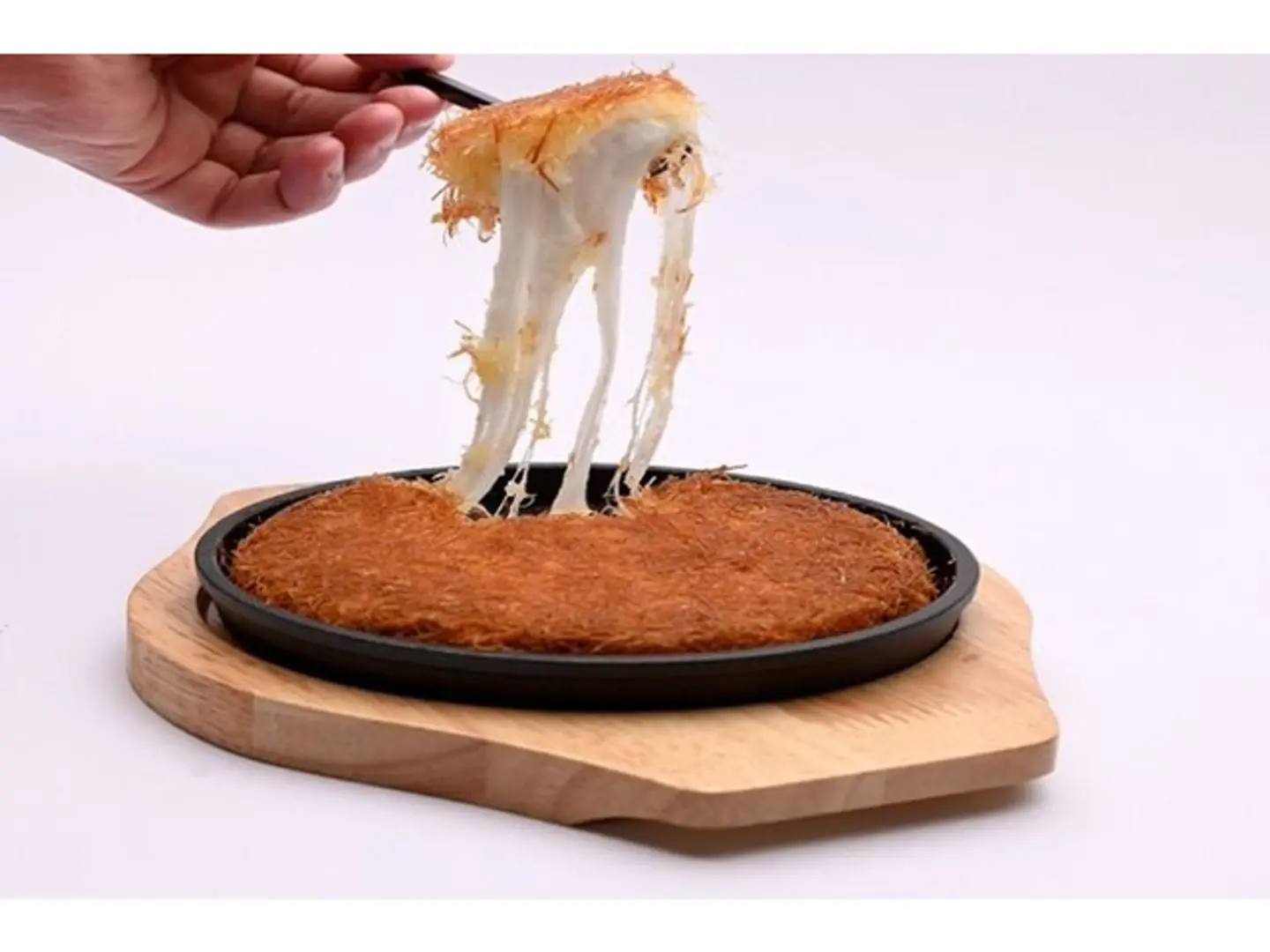 كنافة نص جبنة و نص قشطة العيلة