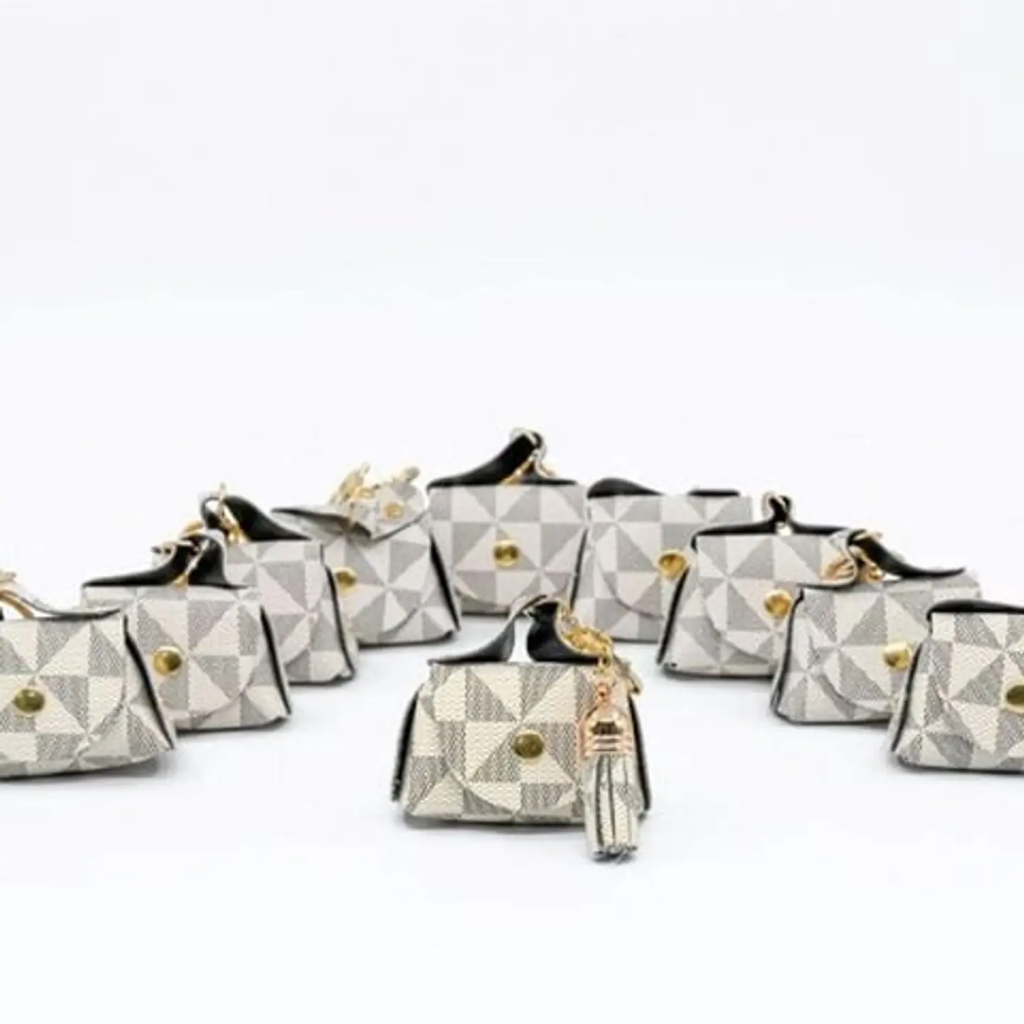 Grey Color Distribution Bouquet 039000027