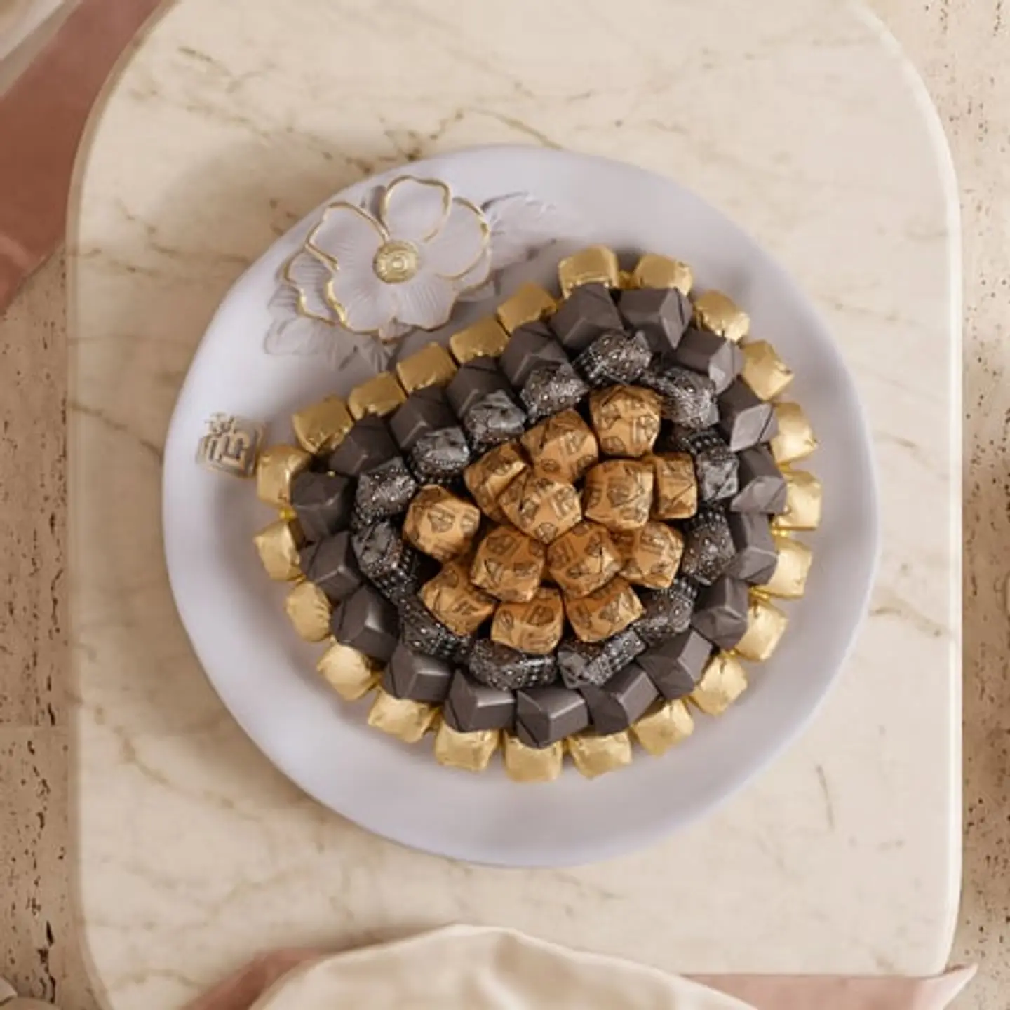 Tudor Rose Tray 03003433