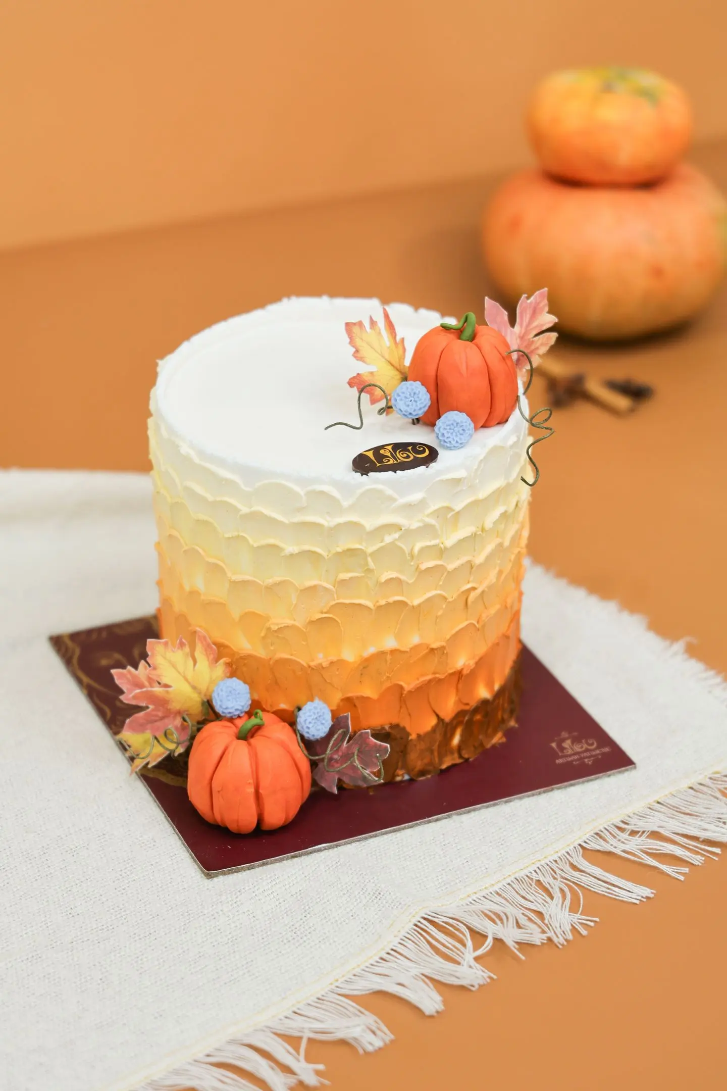 بومبكين شارم كيك