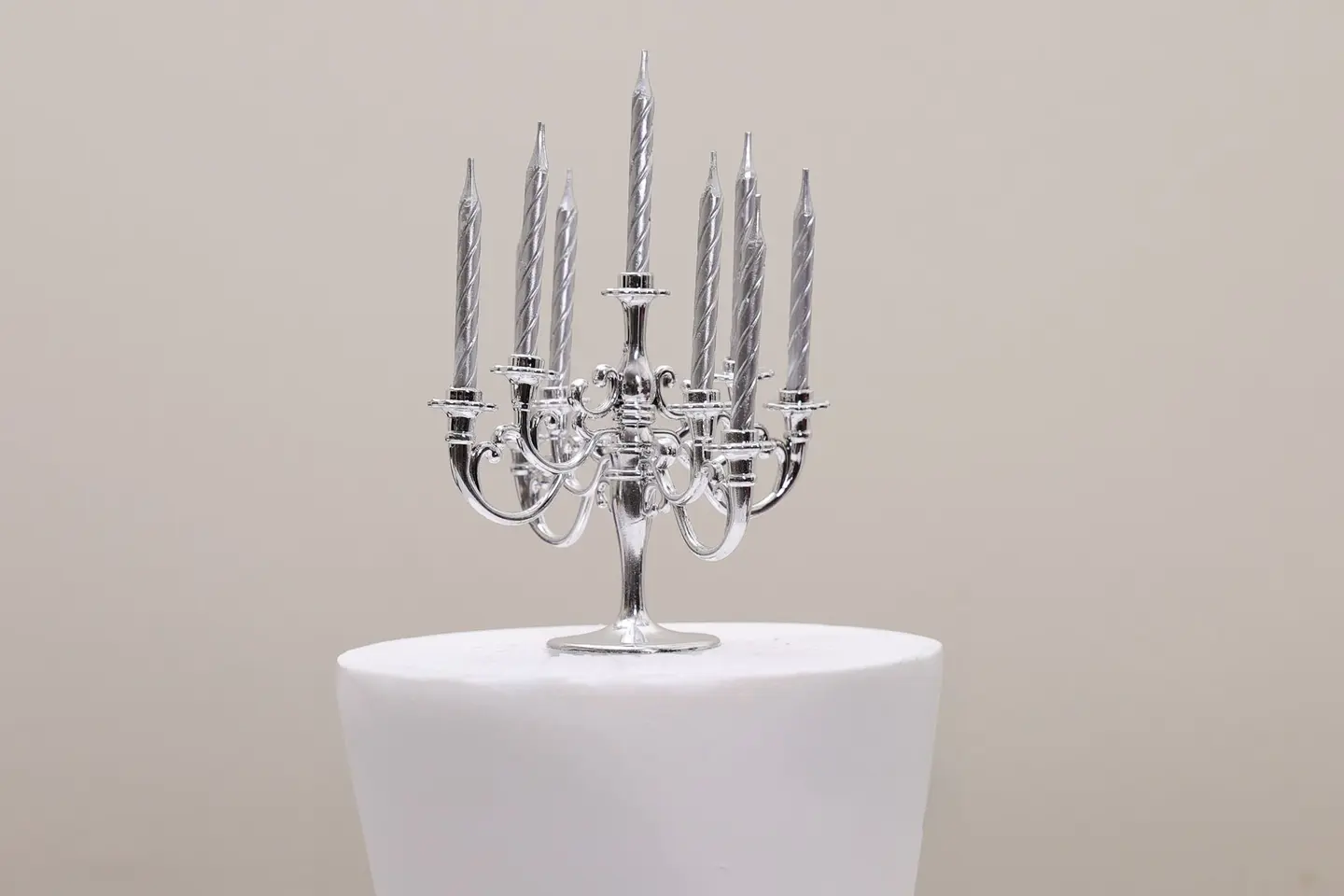 ثريا الشموع فضي