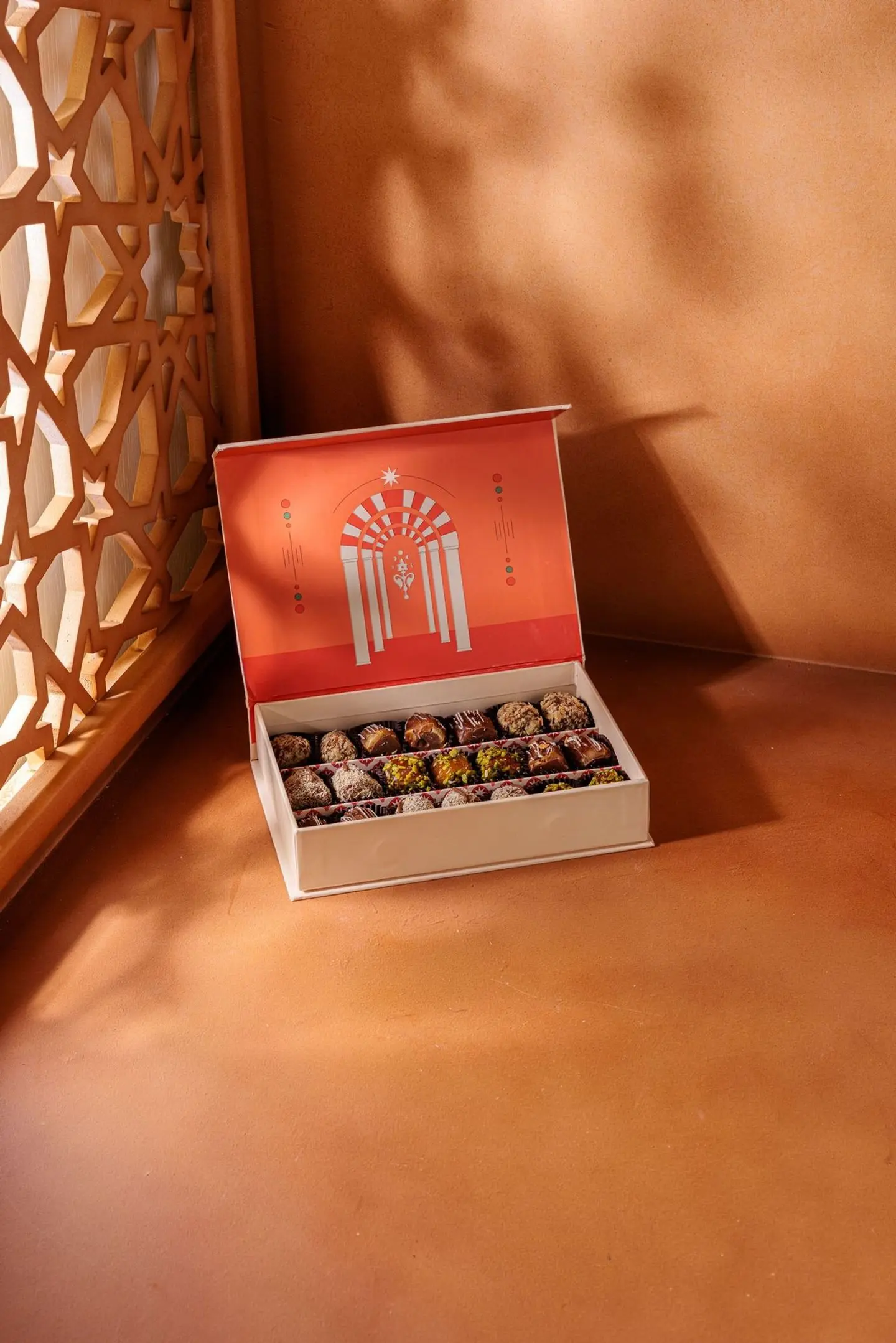 Selection Of Dates Small Box