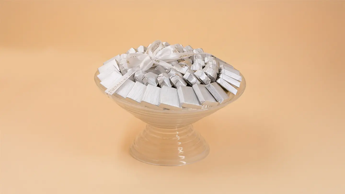 Crystal Tray Silver Wrapped Chocolate 1854