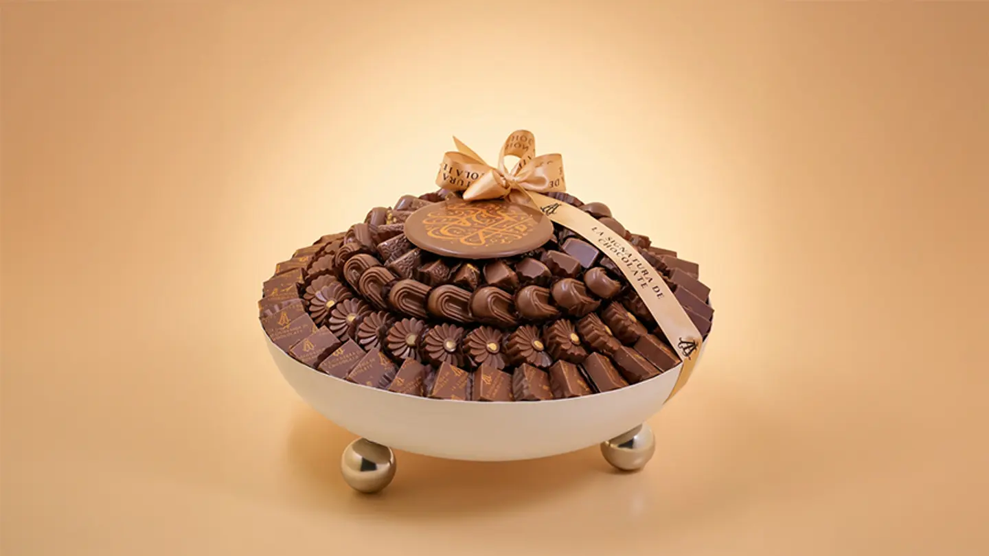 Beige Tray Chocolate Plate With Eid Phrase 1842