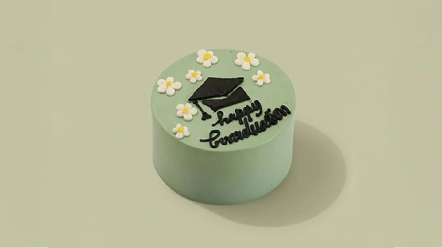 Apple Green Graduation Korean Cake