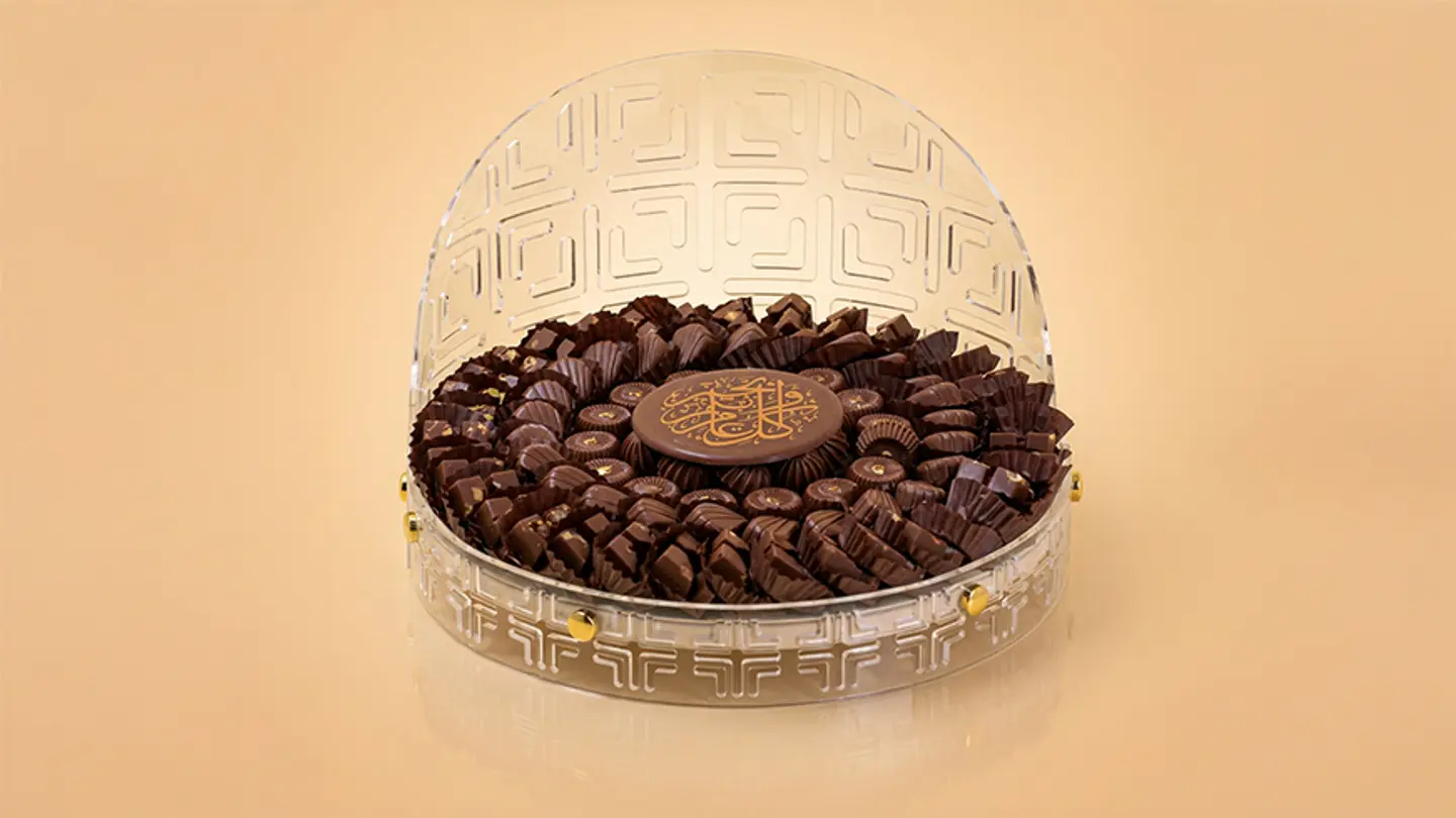 Acrylic Tray With Exposed Chocolate And Eid Bar 1825