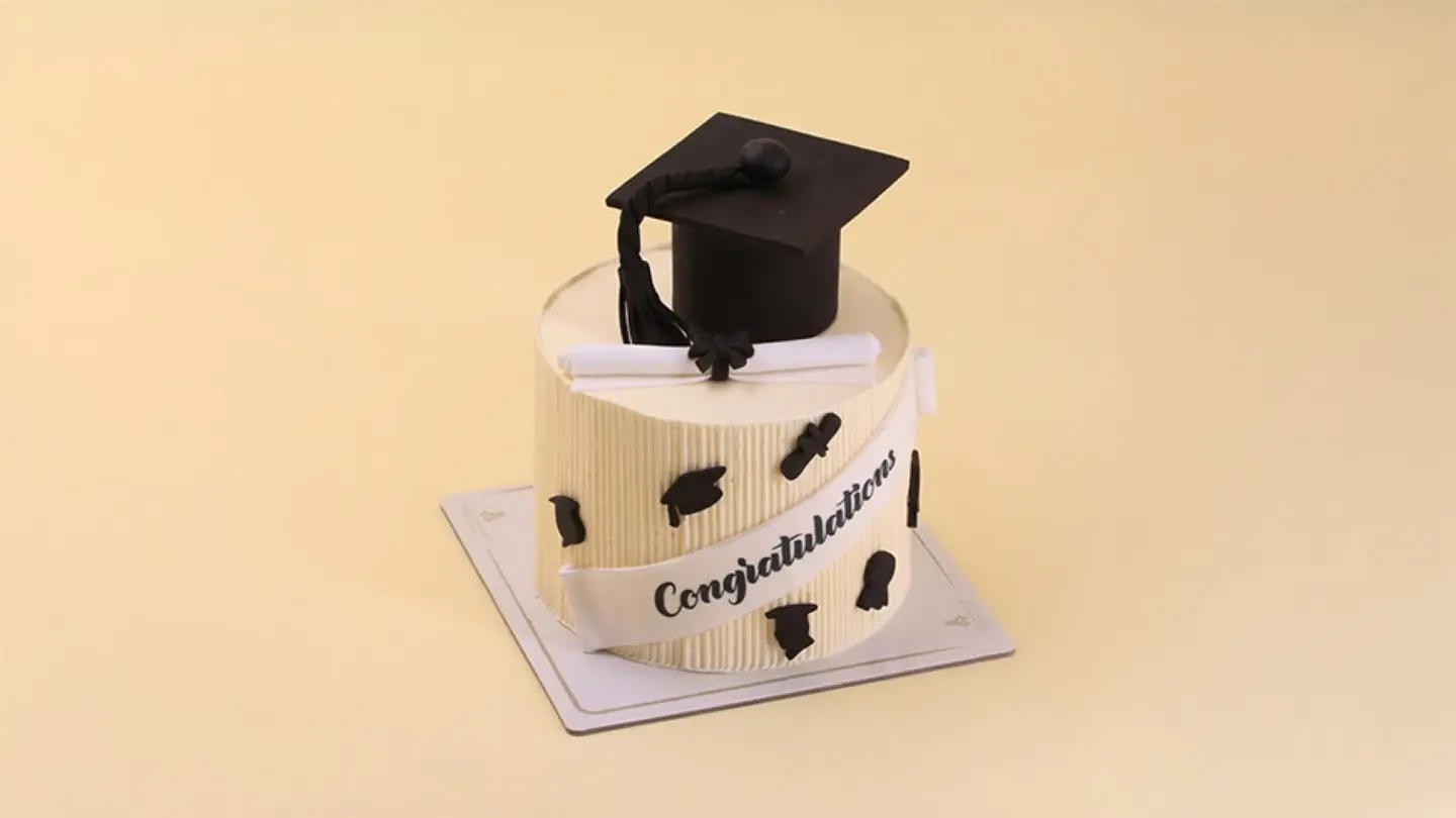 Graduation Cake Diameter 18
