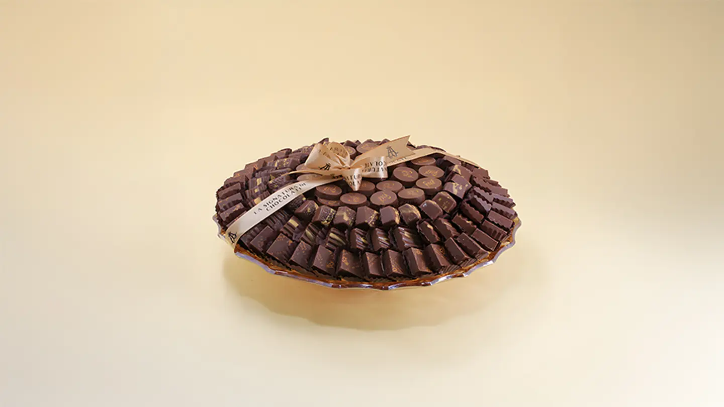 Golden Glass Tray With Exposed Chocolate Eid Phrase 1827