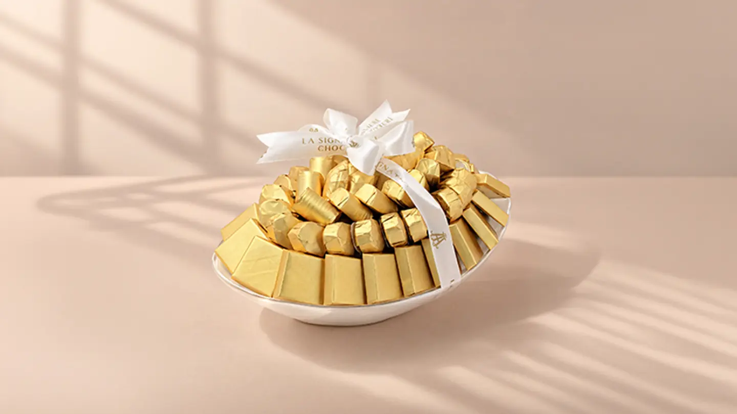 Wrapped Chocolate Tray 1919