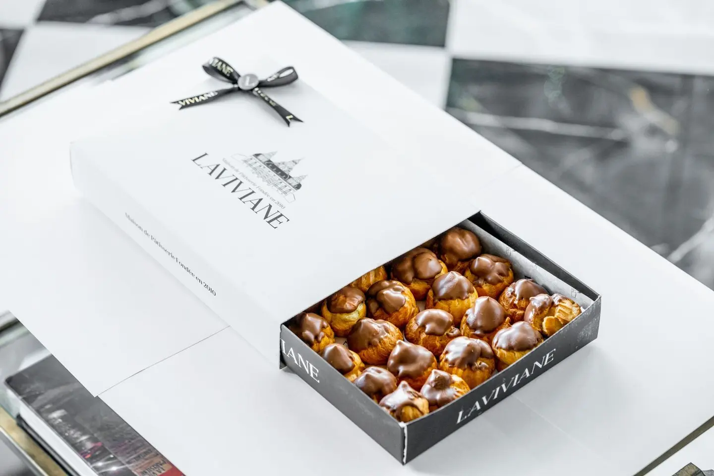 Mini Eclair Creme Brule Chocolate Large