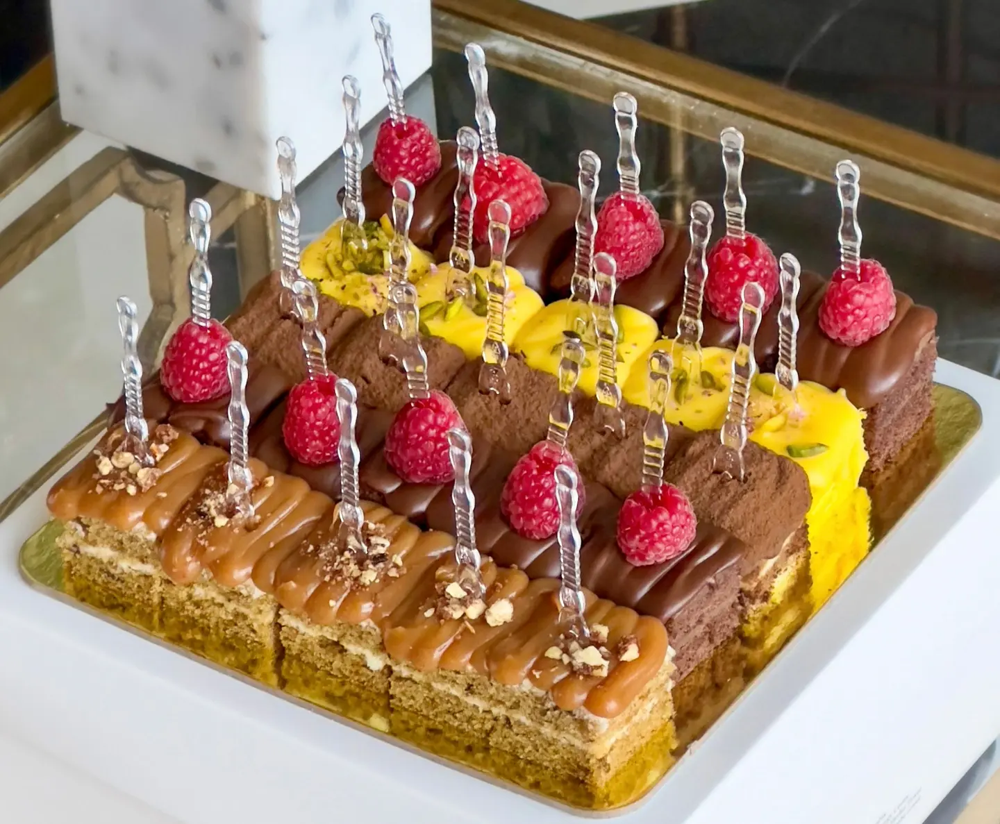 Mix Cake Bites 4 Types 25 Pcs Medium