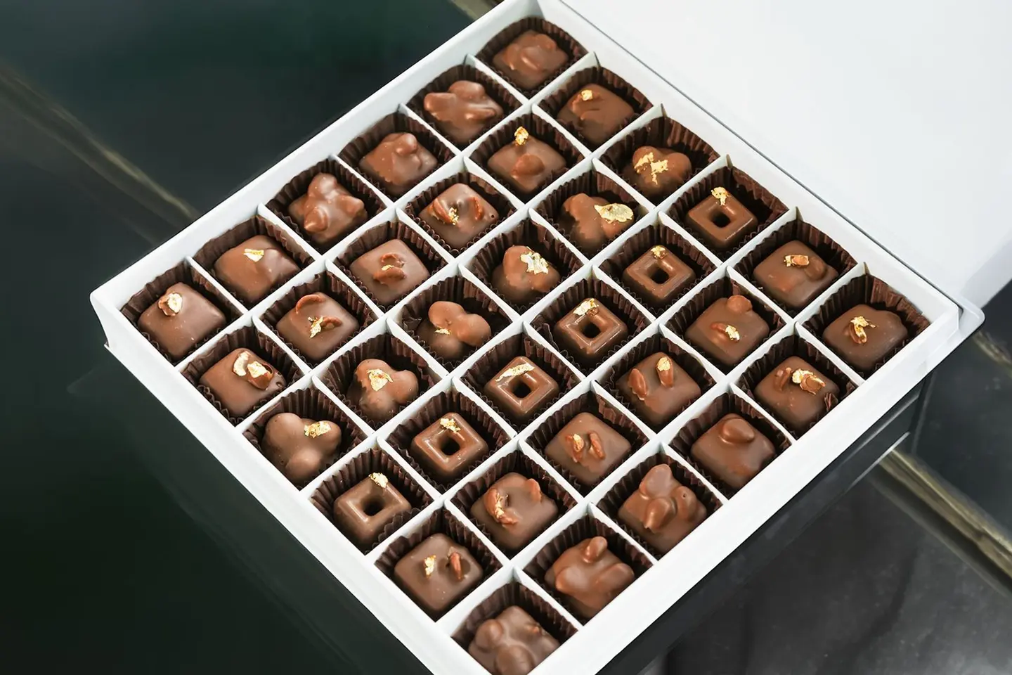 Mix Premium Chocolate Box Medium
