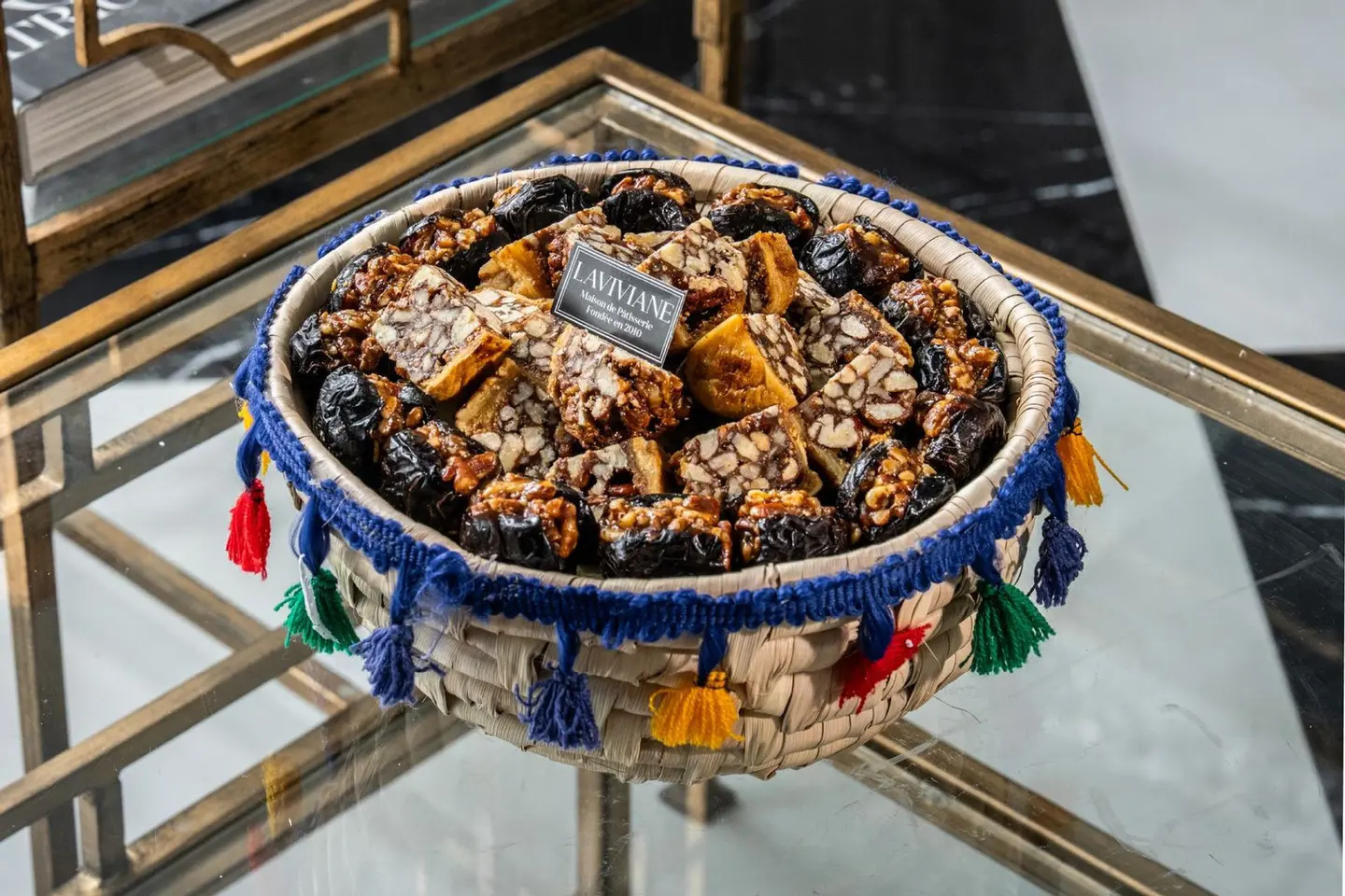 صينيه تيــن وتـمر دائرية مقاس 21 سم