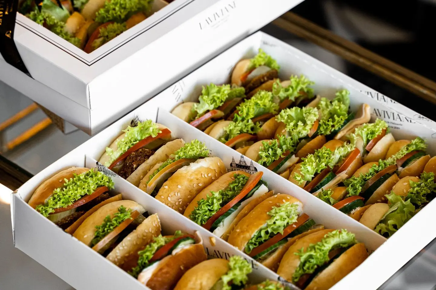 ساندويتش مشكل من لاڤيڤيان - كبير