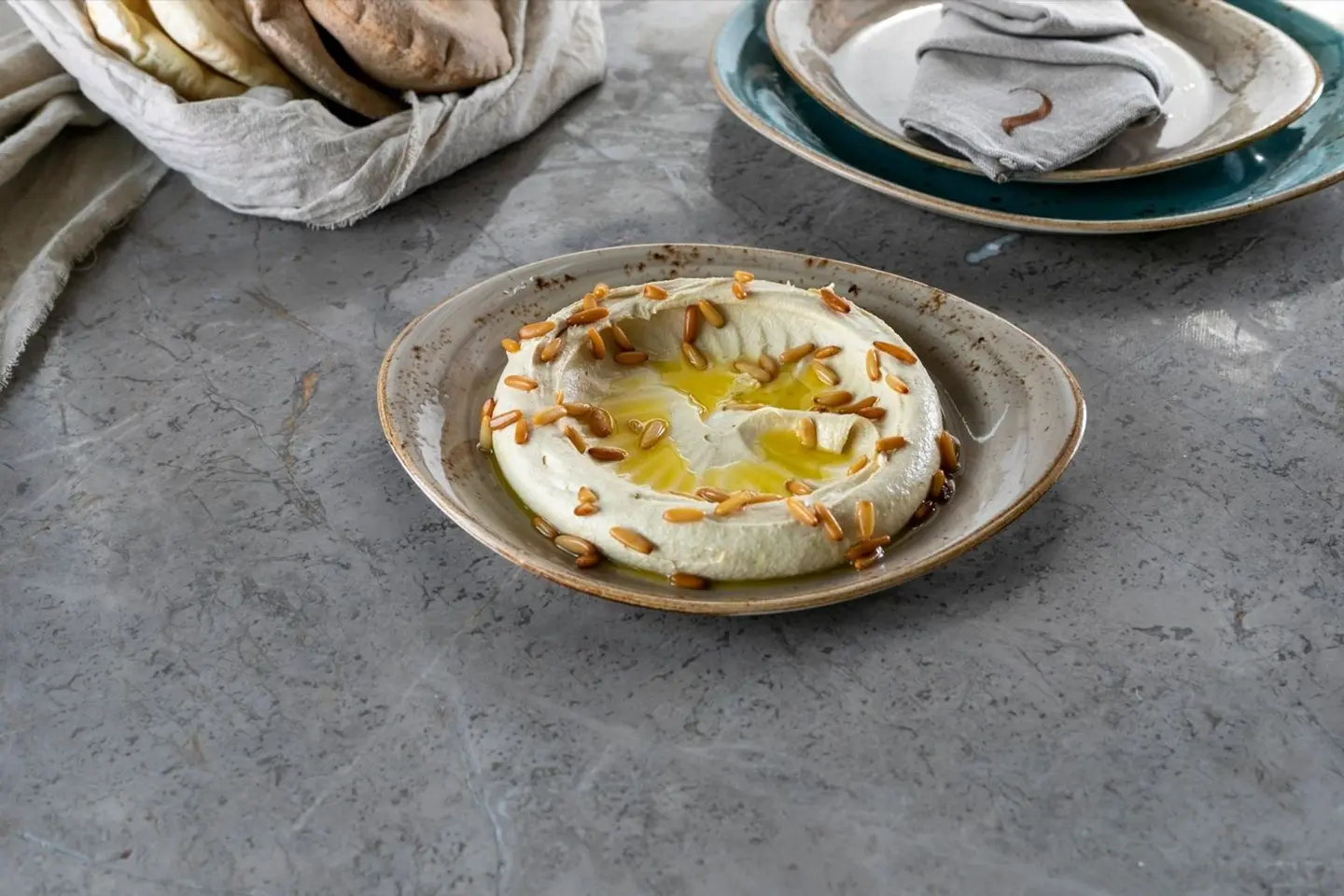 Hummus Bil Snoubar