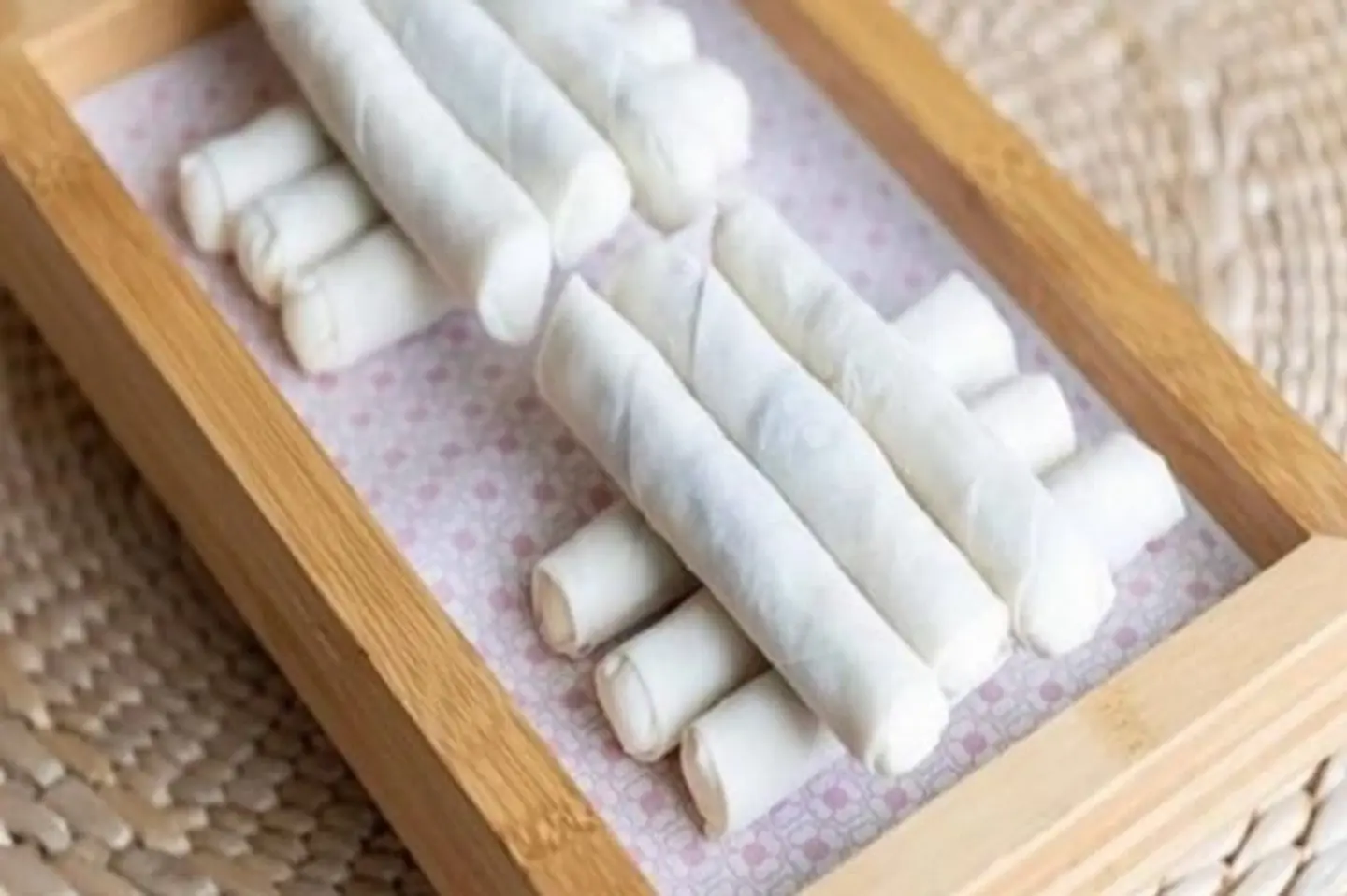 لفائف الجبن مجمدة