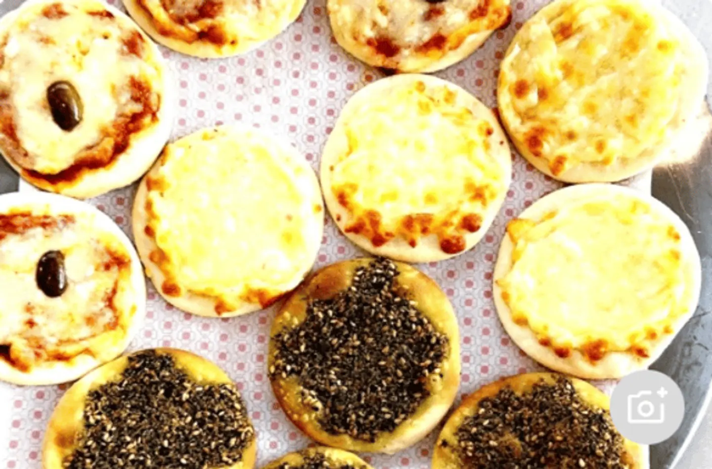 12 قطع فطائر مشكلة