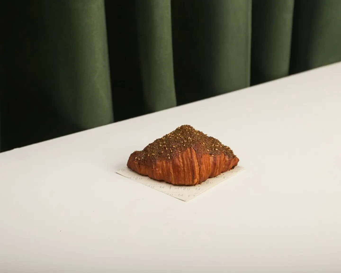 كرواسون نوتيلا وزعتر