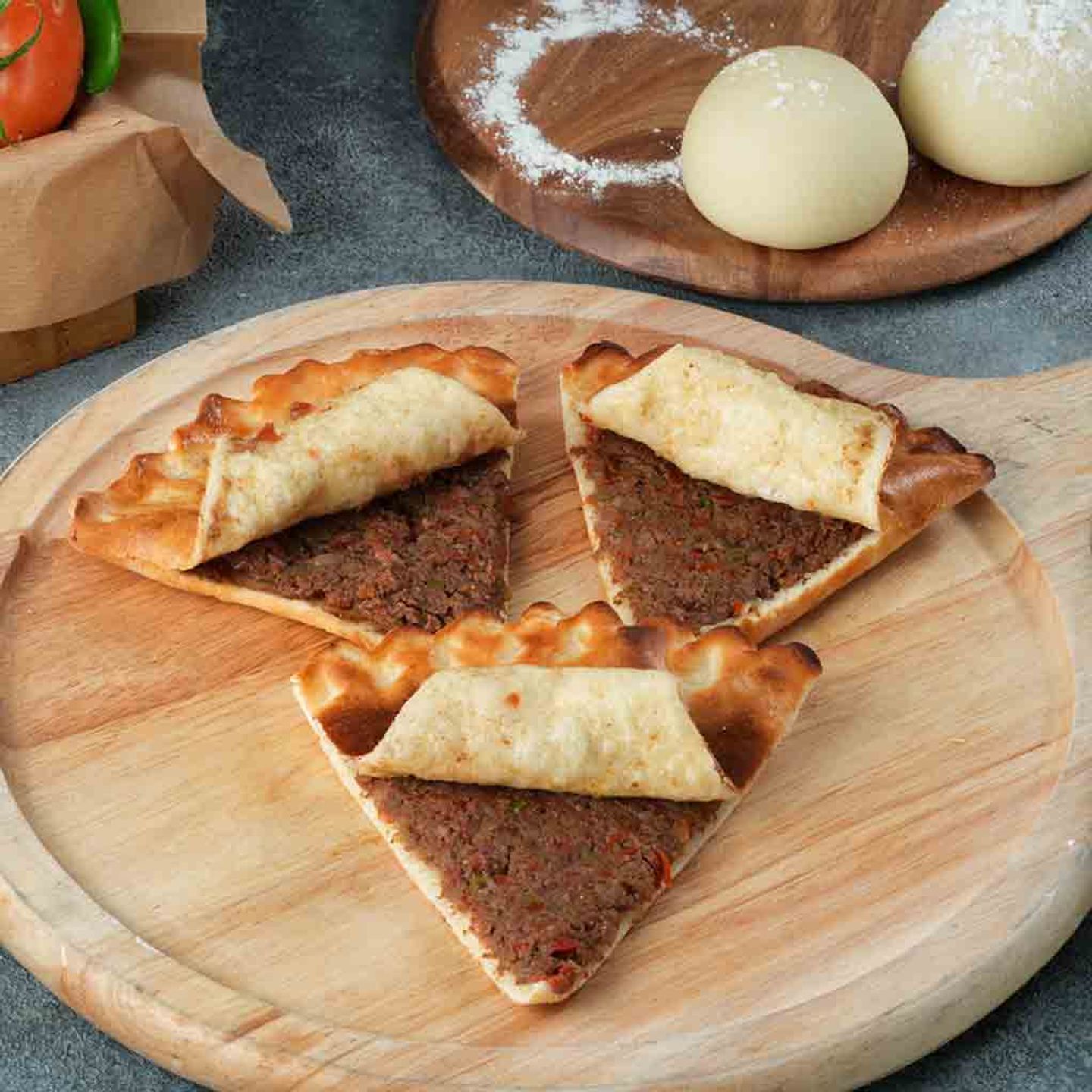 عرايس لحم محمرة او جبن