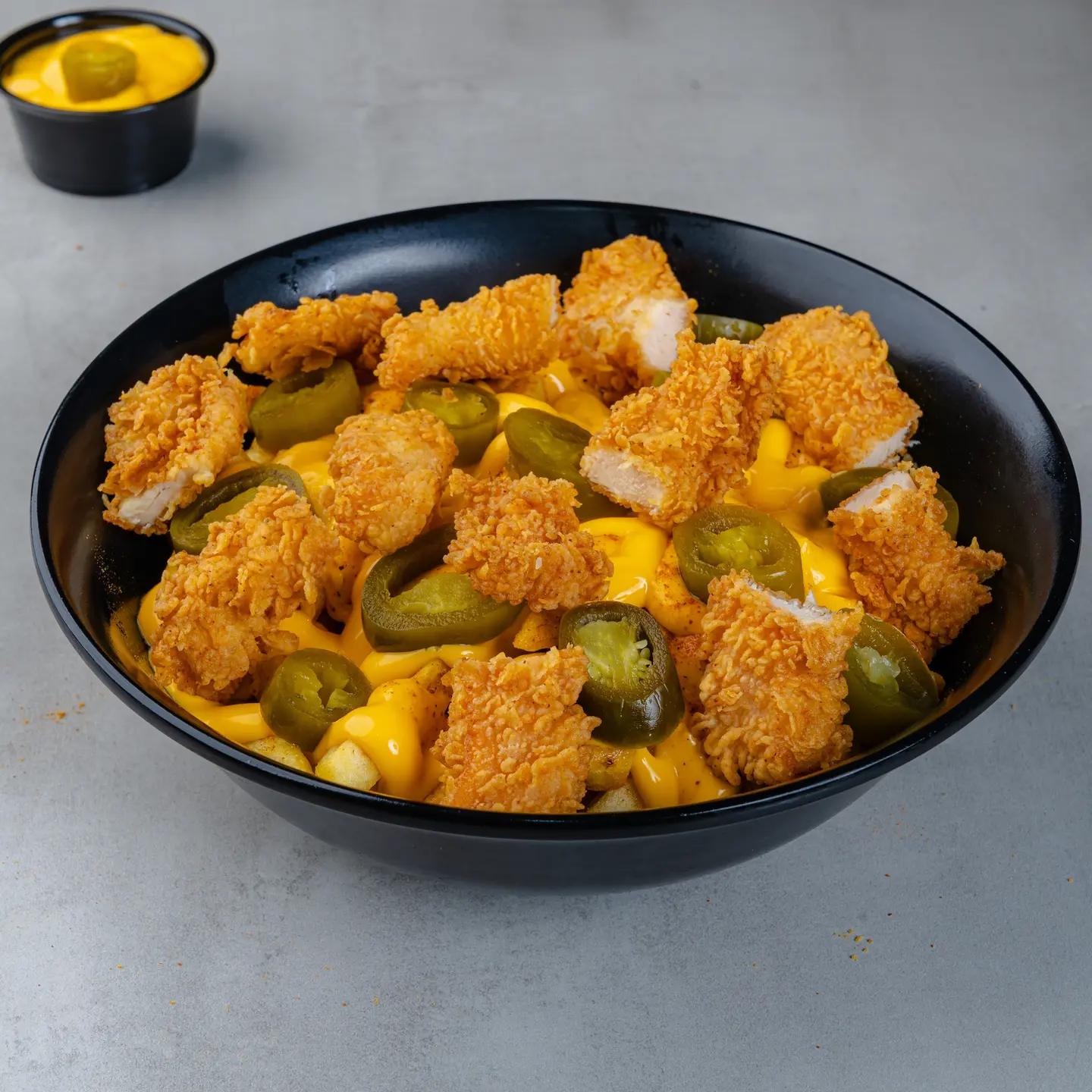 بطاطس بالجبن والهالبينو والدجاج