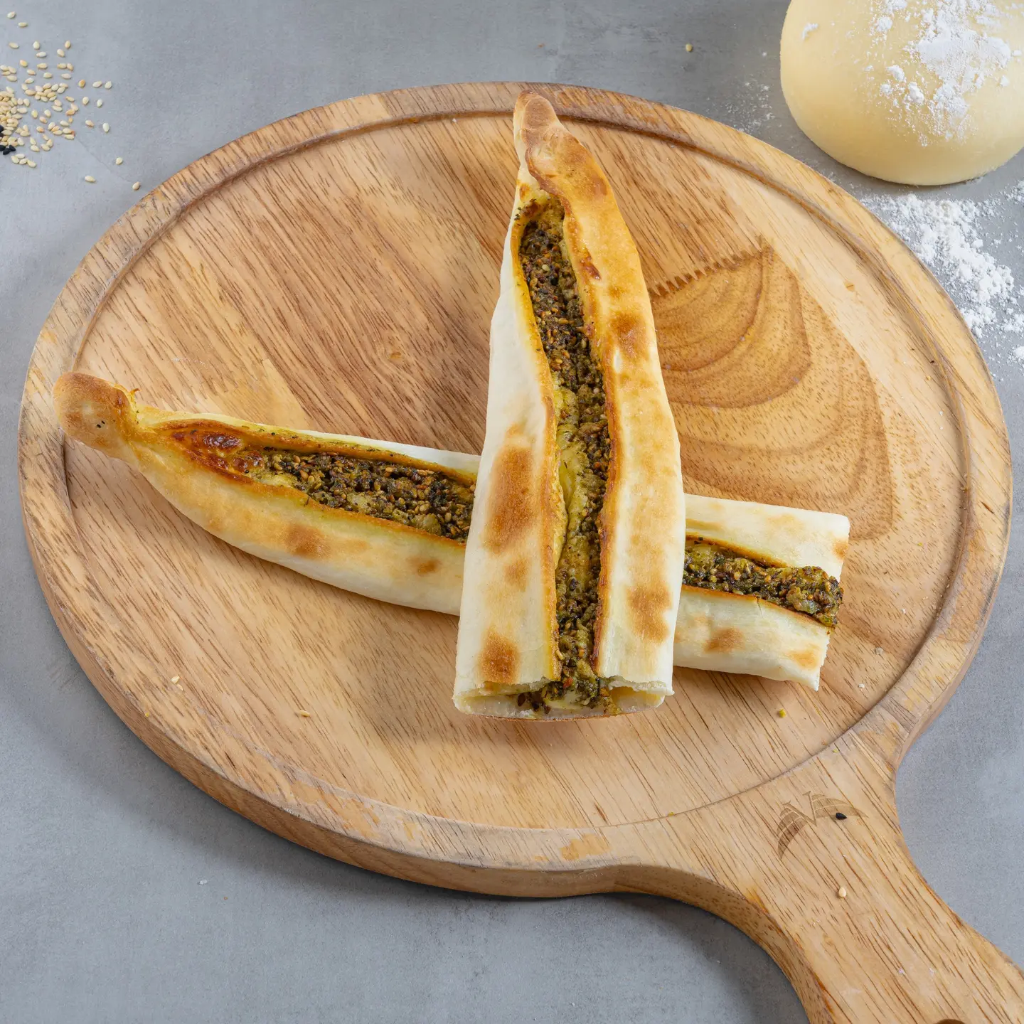 فطيرة جبن سائل زعتر