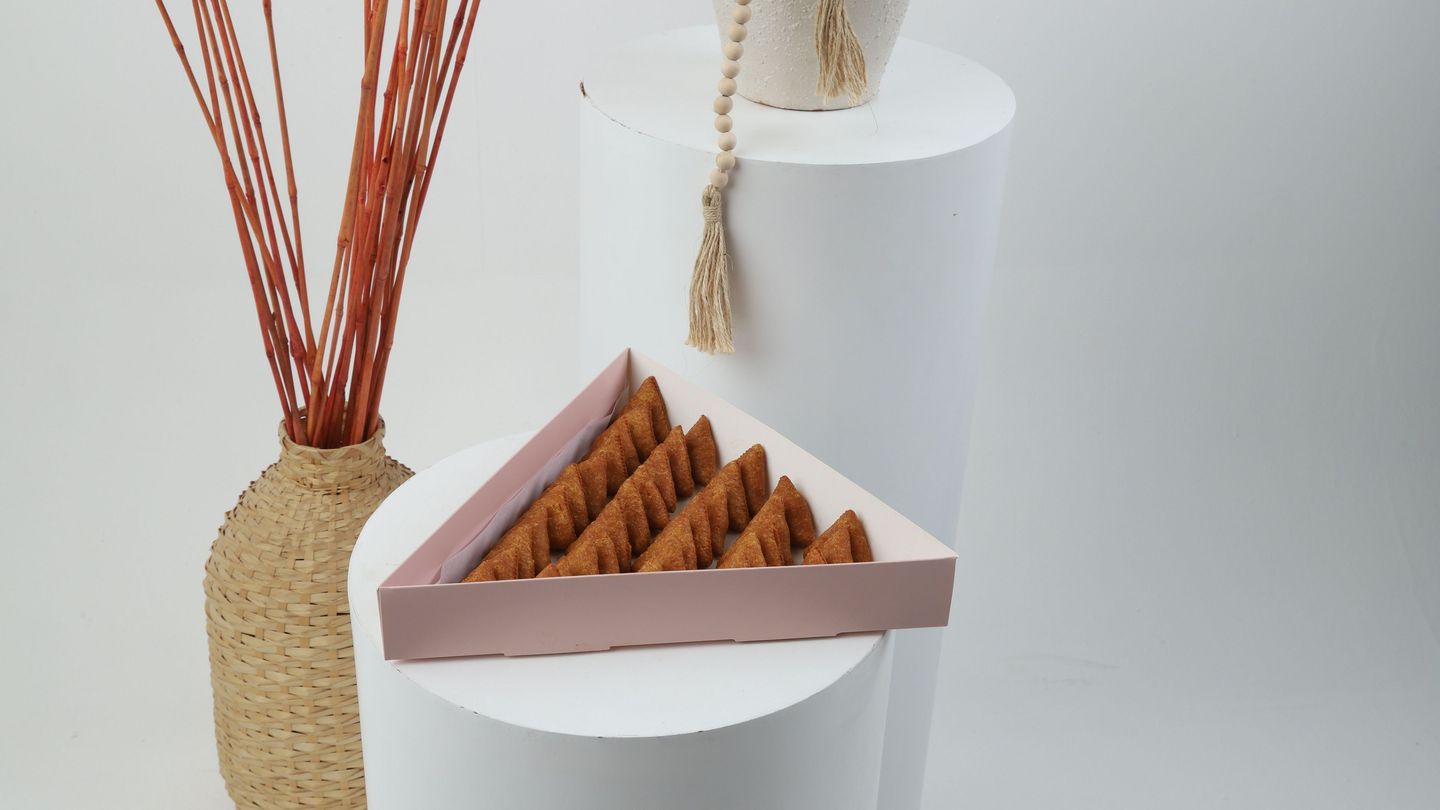 Triangle Sweet Box
