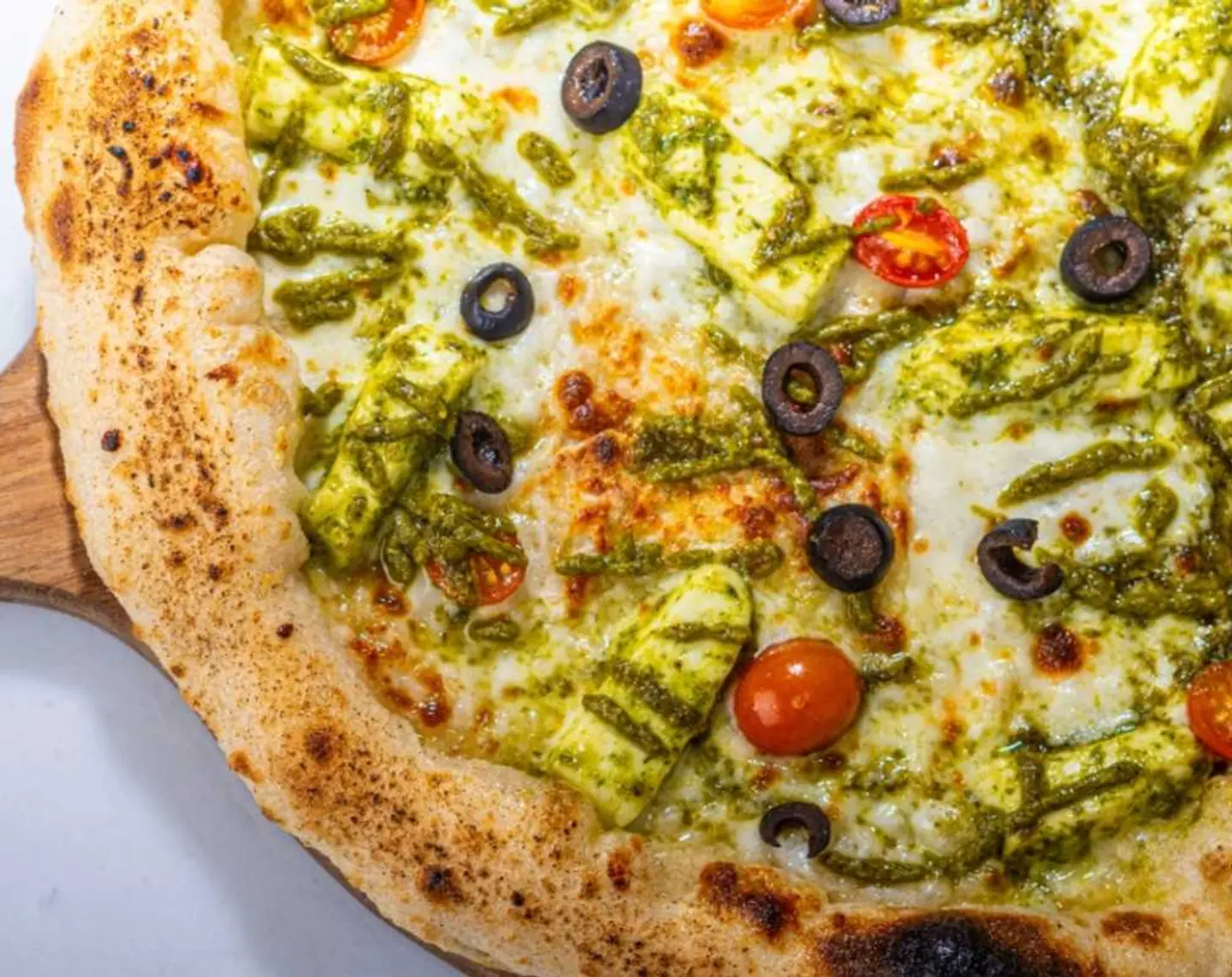 Pizza Halloumi Pesto