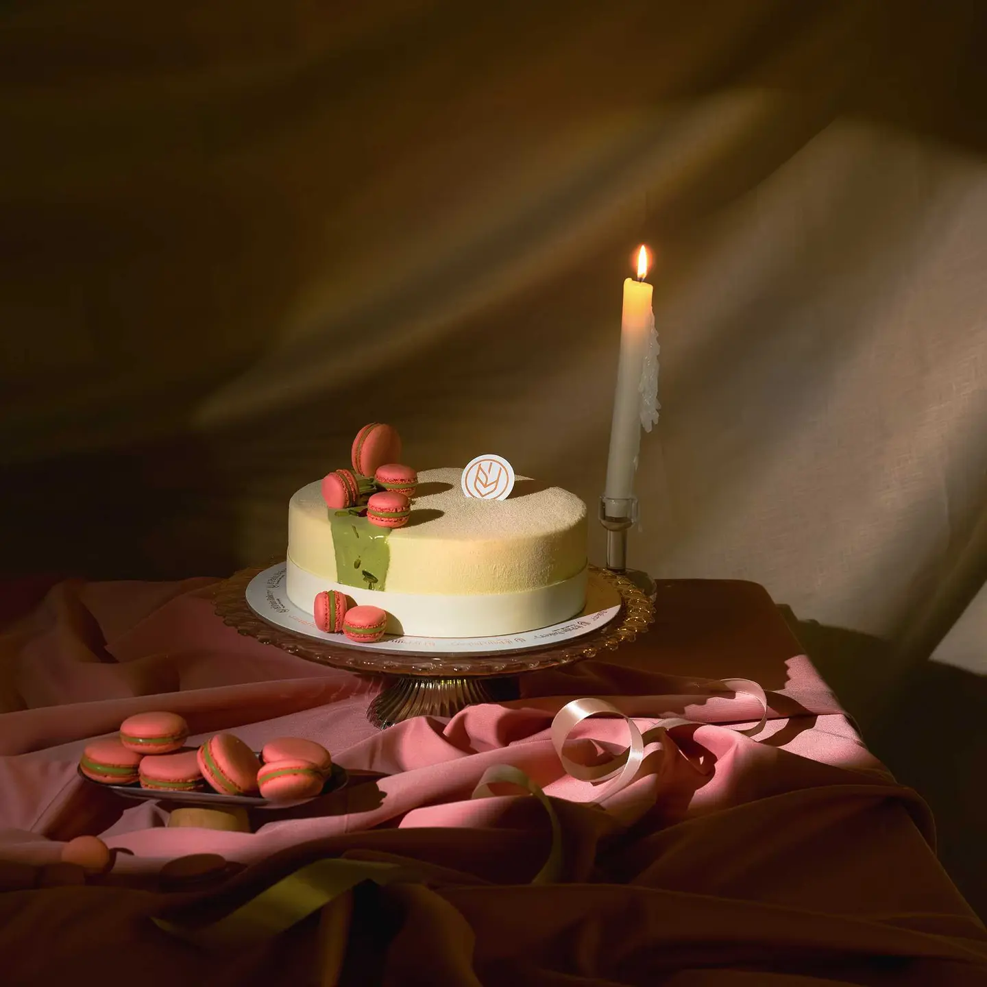 كيكة البيستاشيو المملح مع الرمان