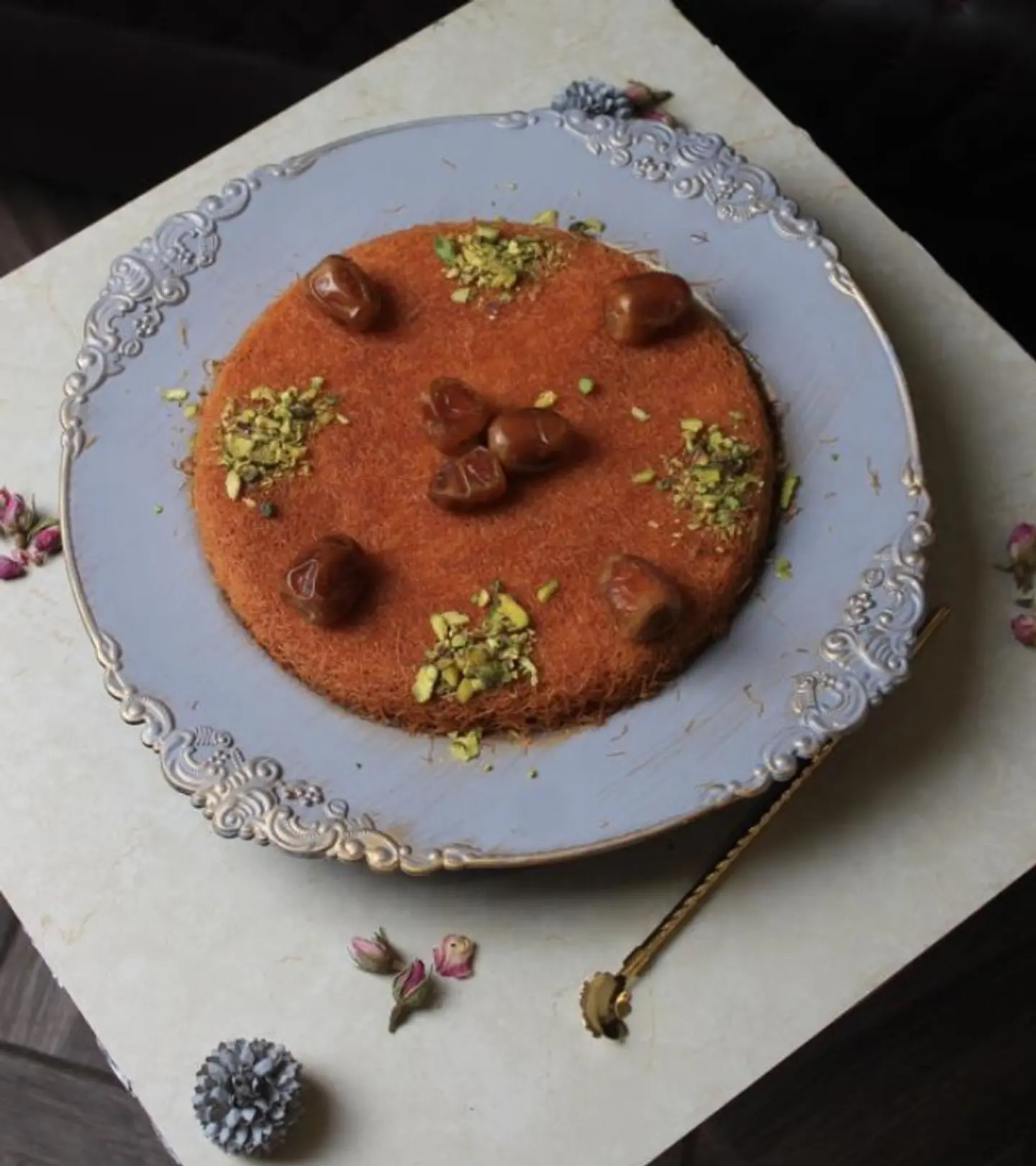 كنافة تمر وقشطة