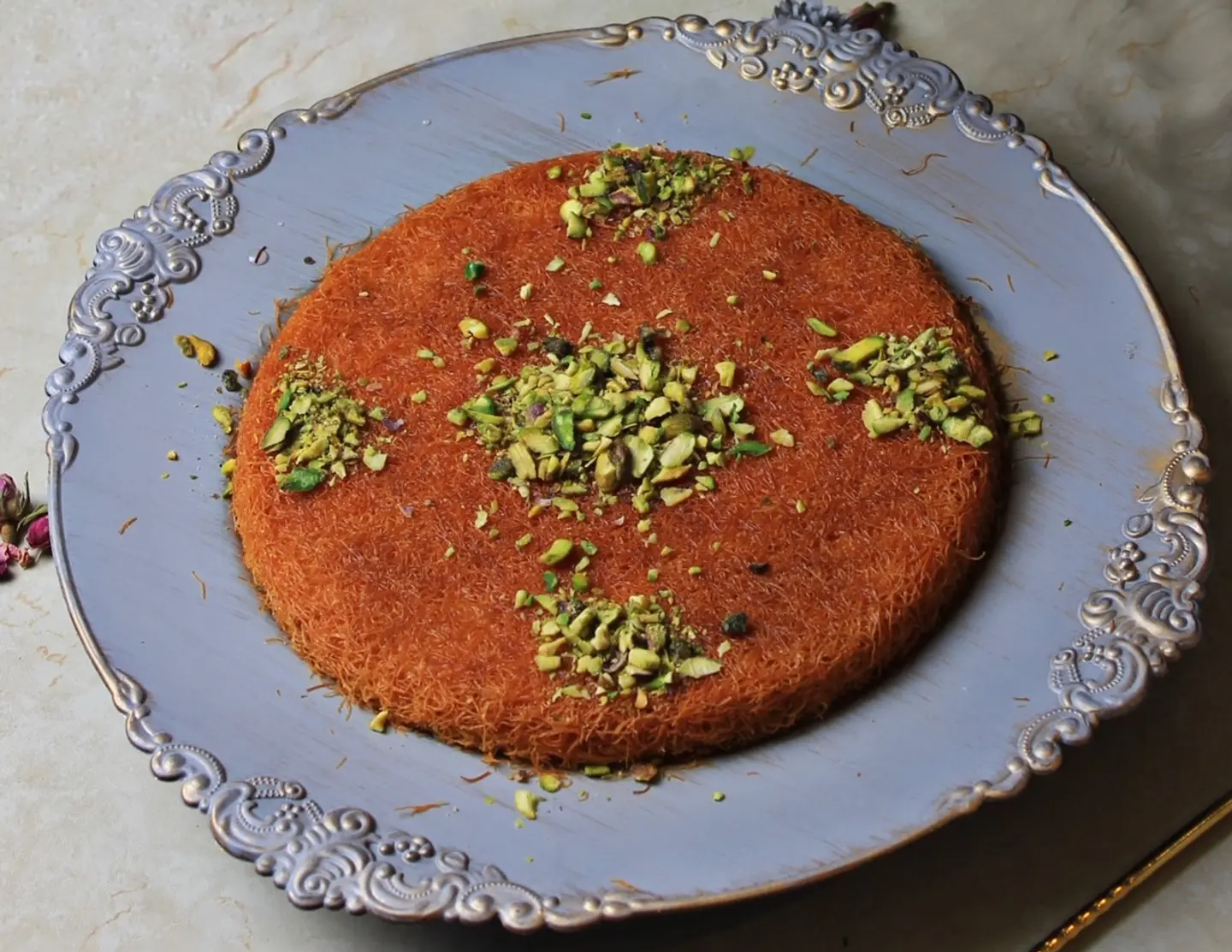 كنافة بين نارين قشطة