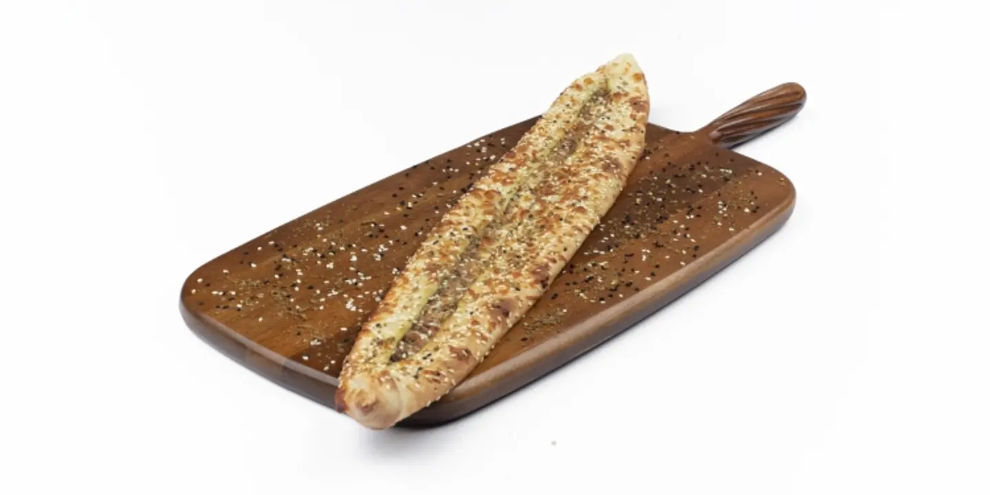 Labanah With Zaatar Pie