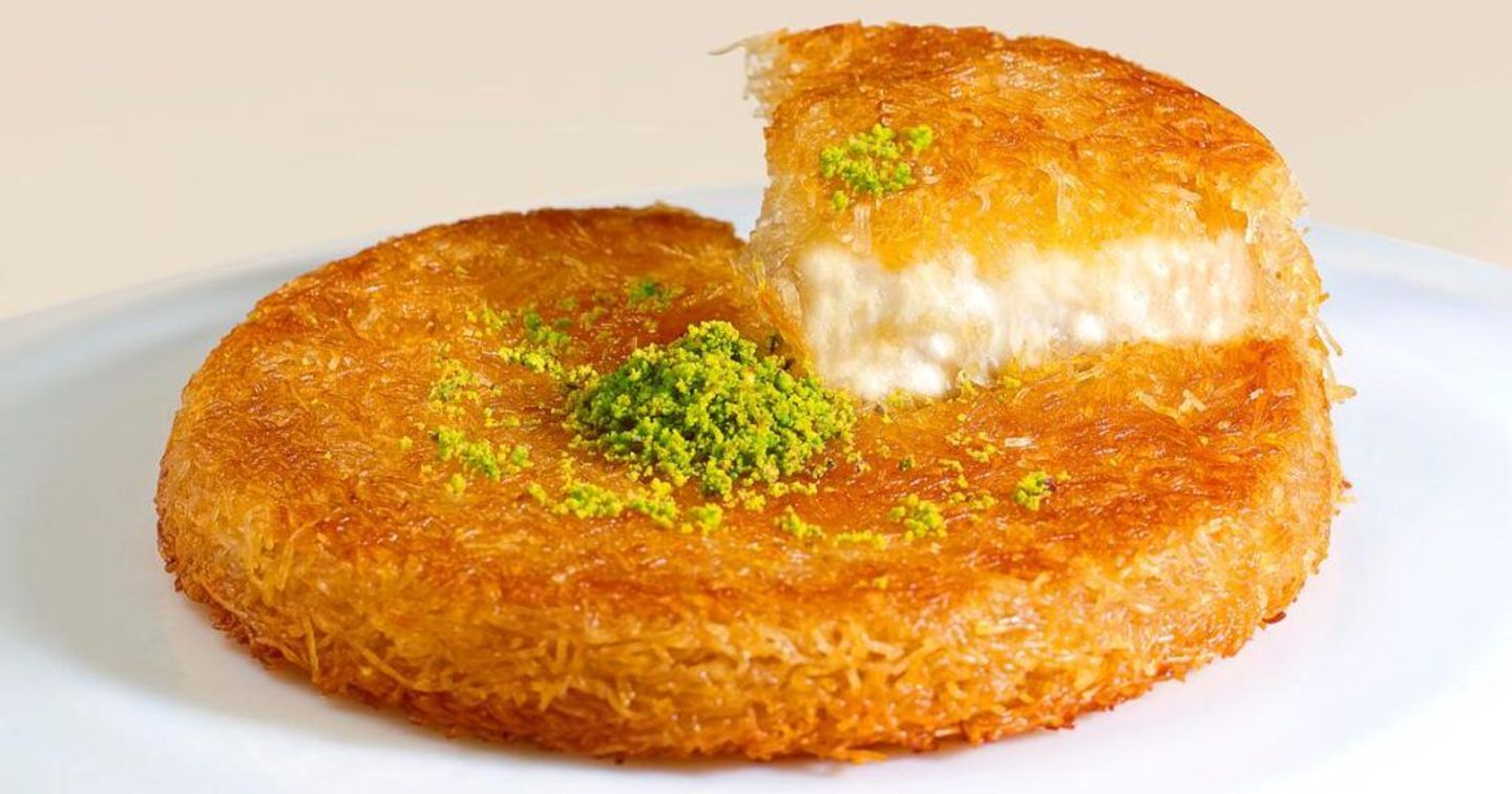 Kunafa With Vermicelli Stuffed With Qesth - Small