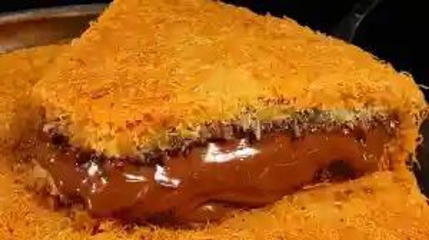 Kunafa With Vermicelli Stuffed With Twix - Small