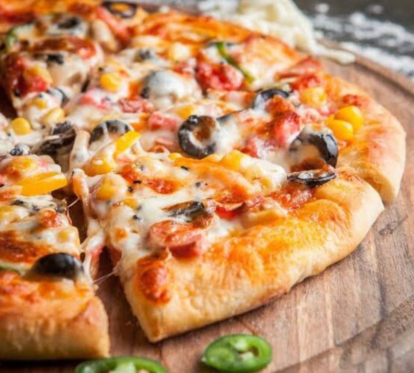 Vegetable Pizza With Cheese Crust - Small