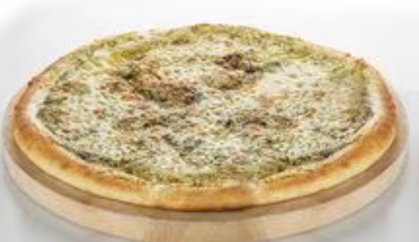 Pizza With Labneh And Thyme With Cheese Crusts - Small