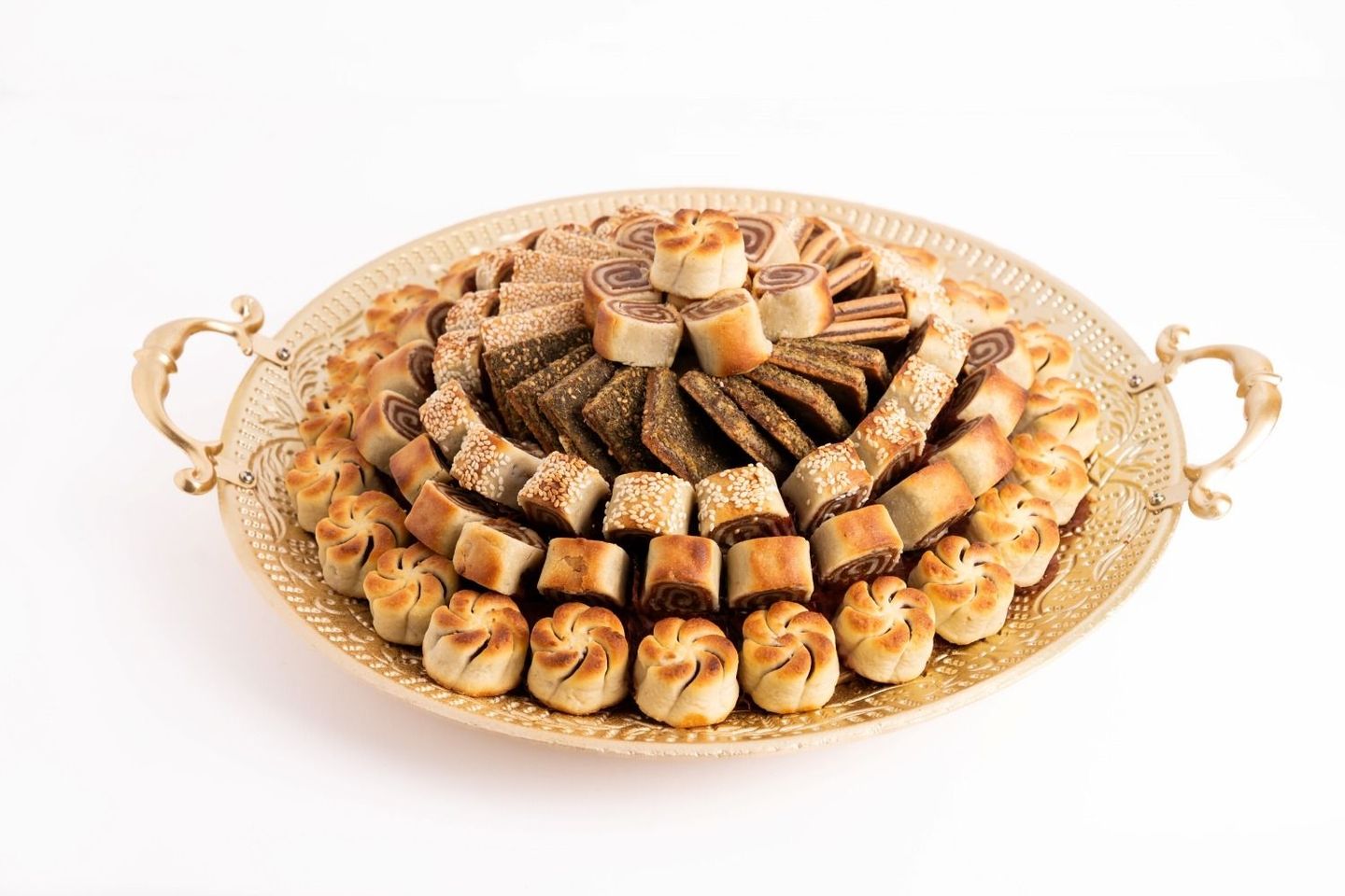 صينية التميز معمول بالتمر مشكل