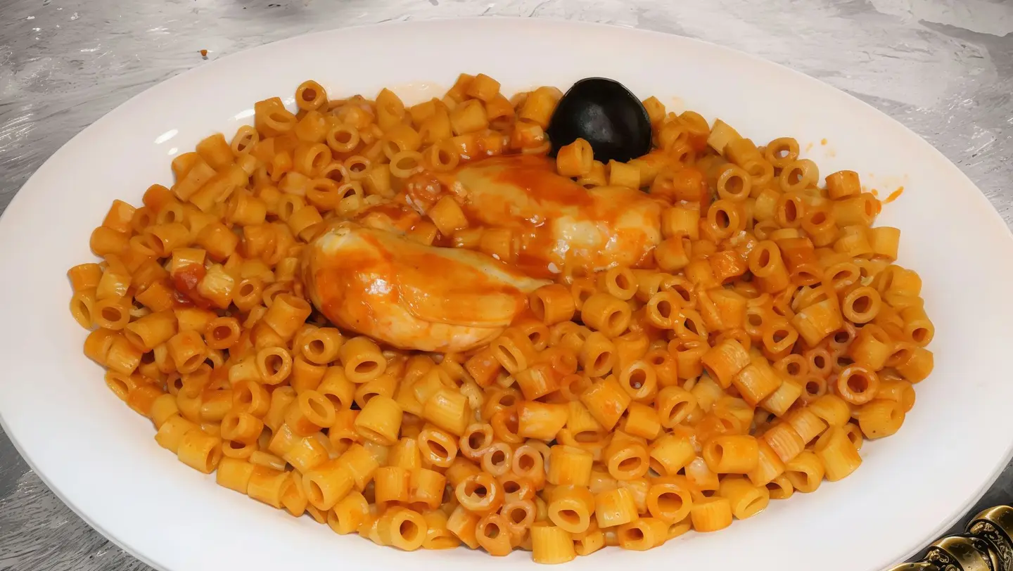 حبة مضغوط مكرونة دجاج