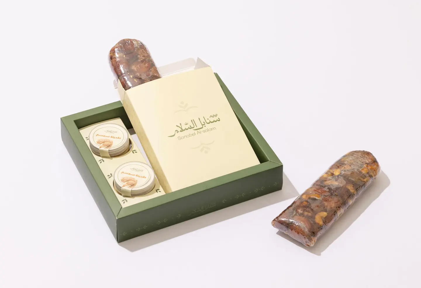 Crushed Sukkari Dates Blended With Almonds And Cashews