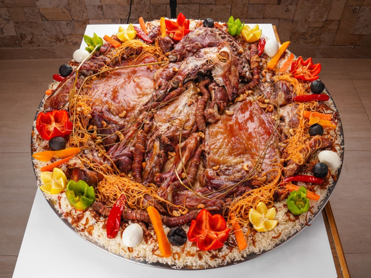 تيس مع رز شعبي