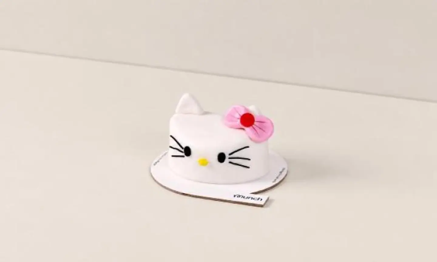 Hello Kitty Cake