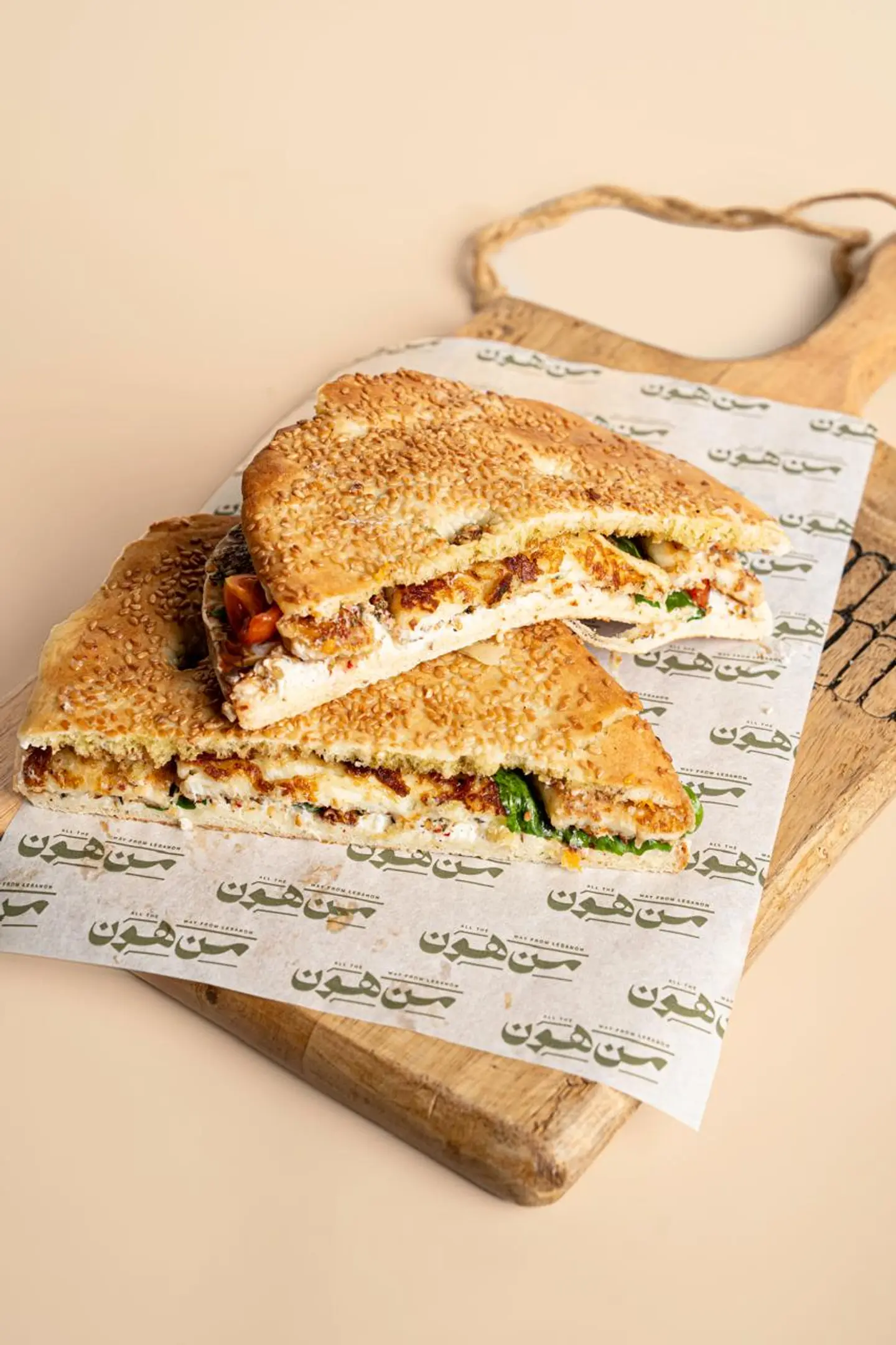 كعكة لبنة وحلوم