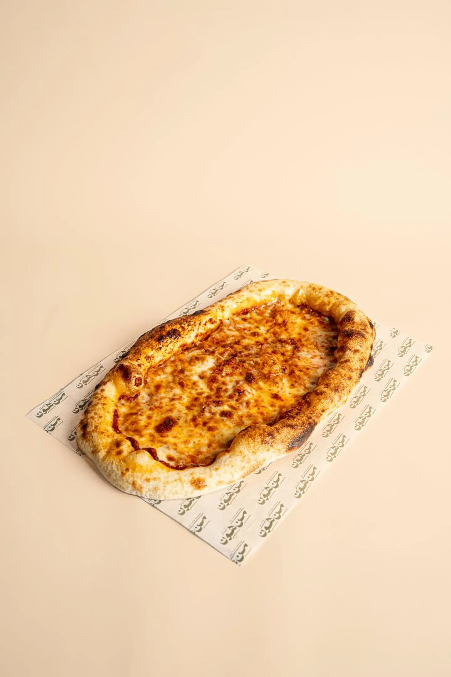 مناقيش محمرة