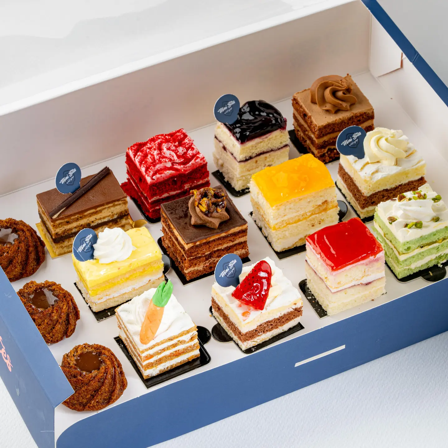 24 Piece Mini Cake Box
