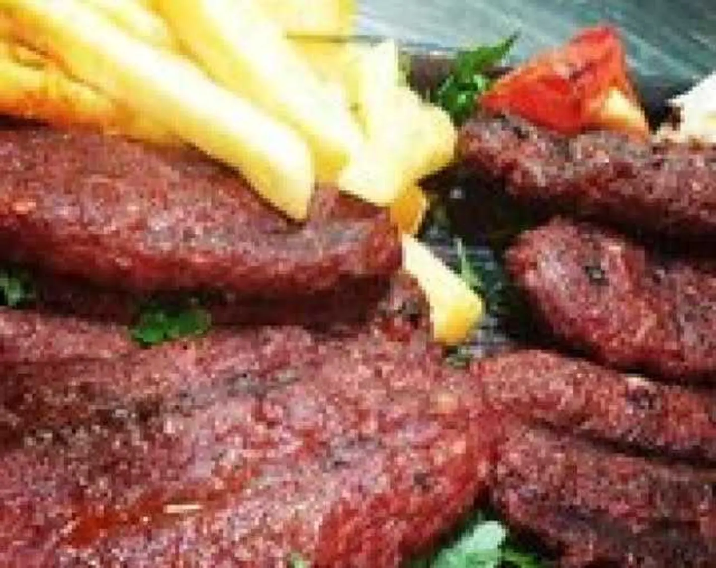 ساندوتش مكس نخاعات وسجق