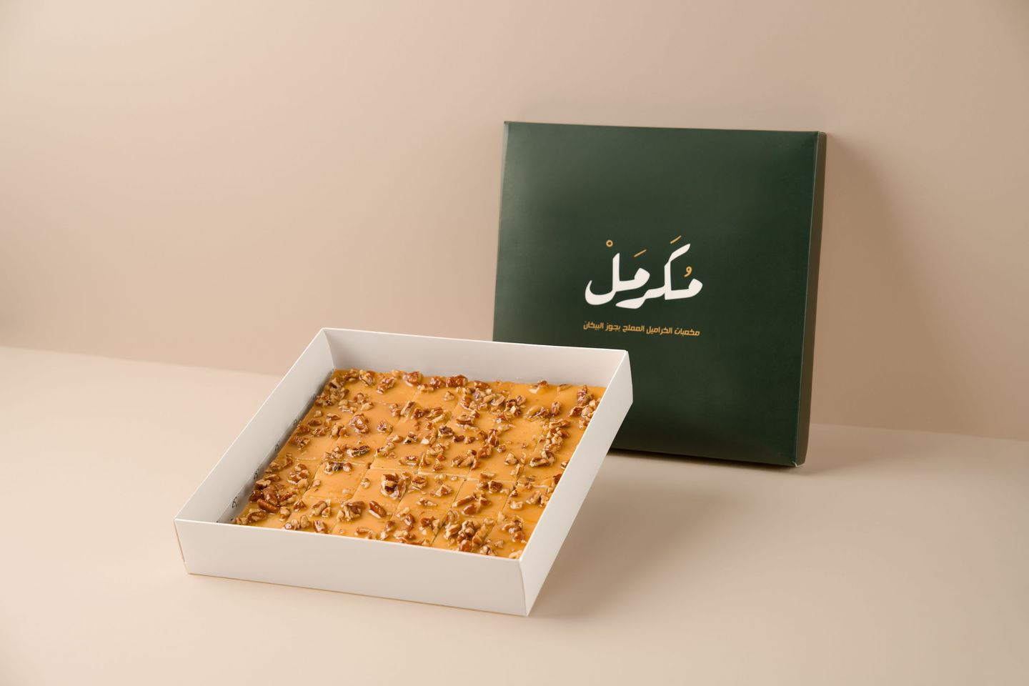 مكرمل بيكان - كبير