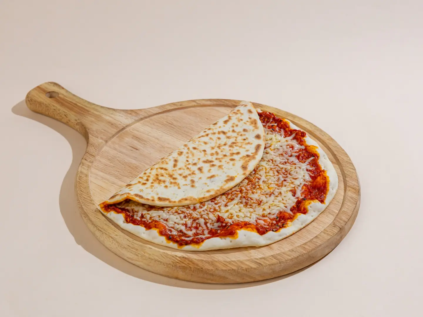 محمرة فليفلة جبن.