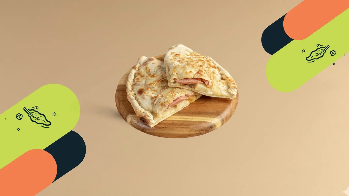 كالزوني جبنة العكاوى مع الهوت دوغ