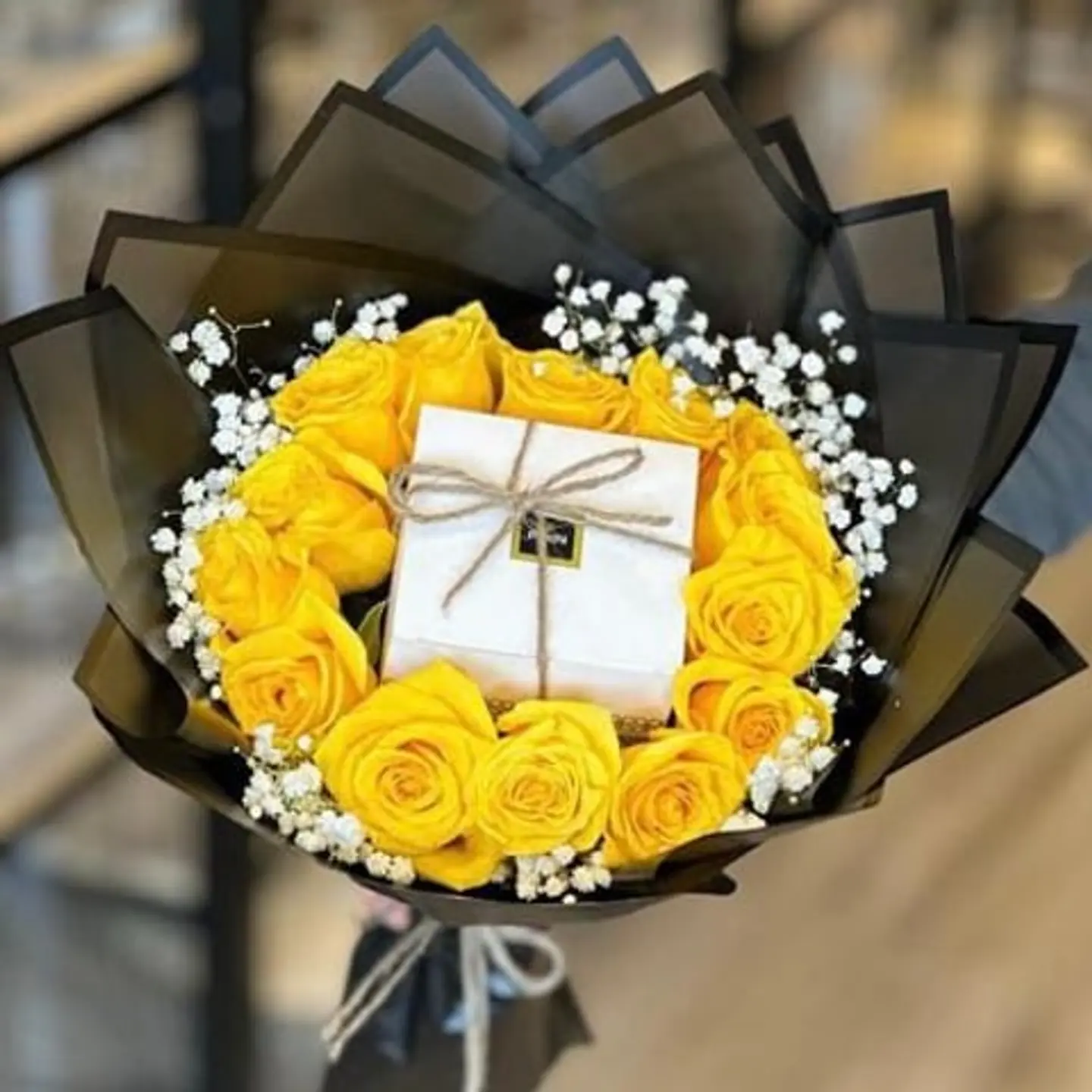 جوري اصفر و شوكولاتة