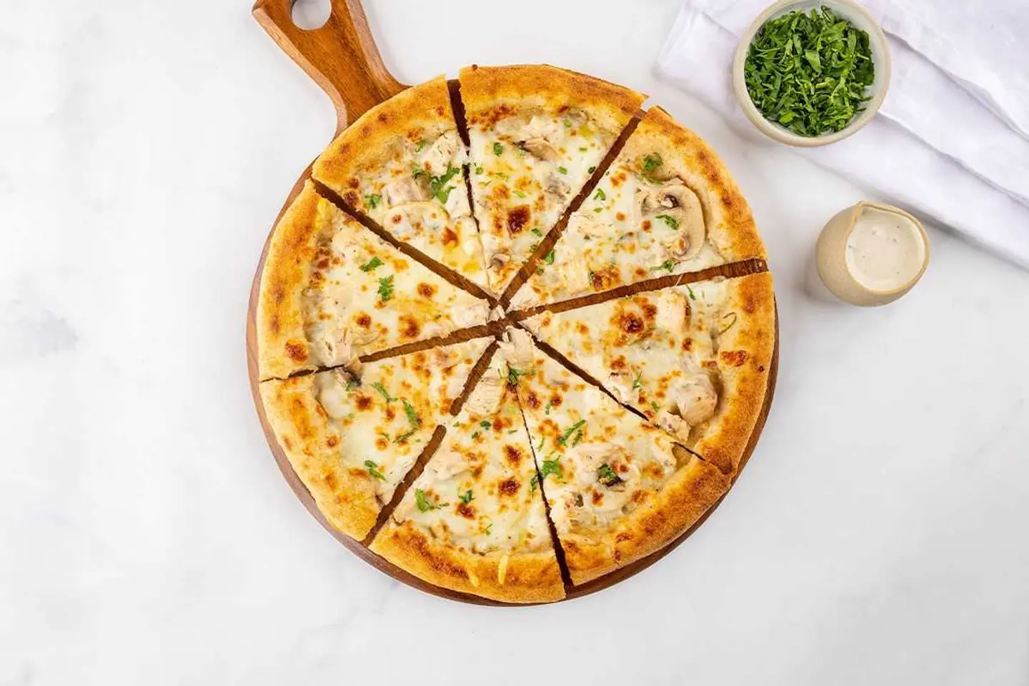 بيتزا دجاج ألفريدو كبيرة